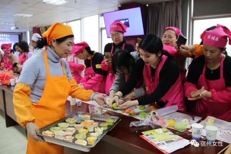 婴儿游泳：畅享水的世界，还是潜在风险？